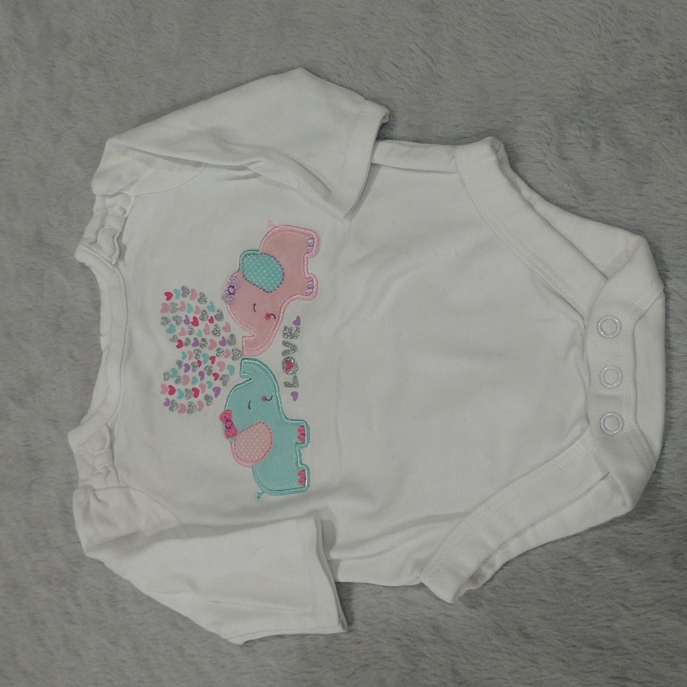 5/$15 Elephant Love Long Sleeve Baby Girl Onesies Size 6-9 Months